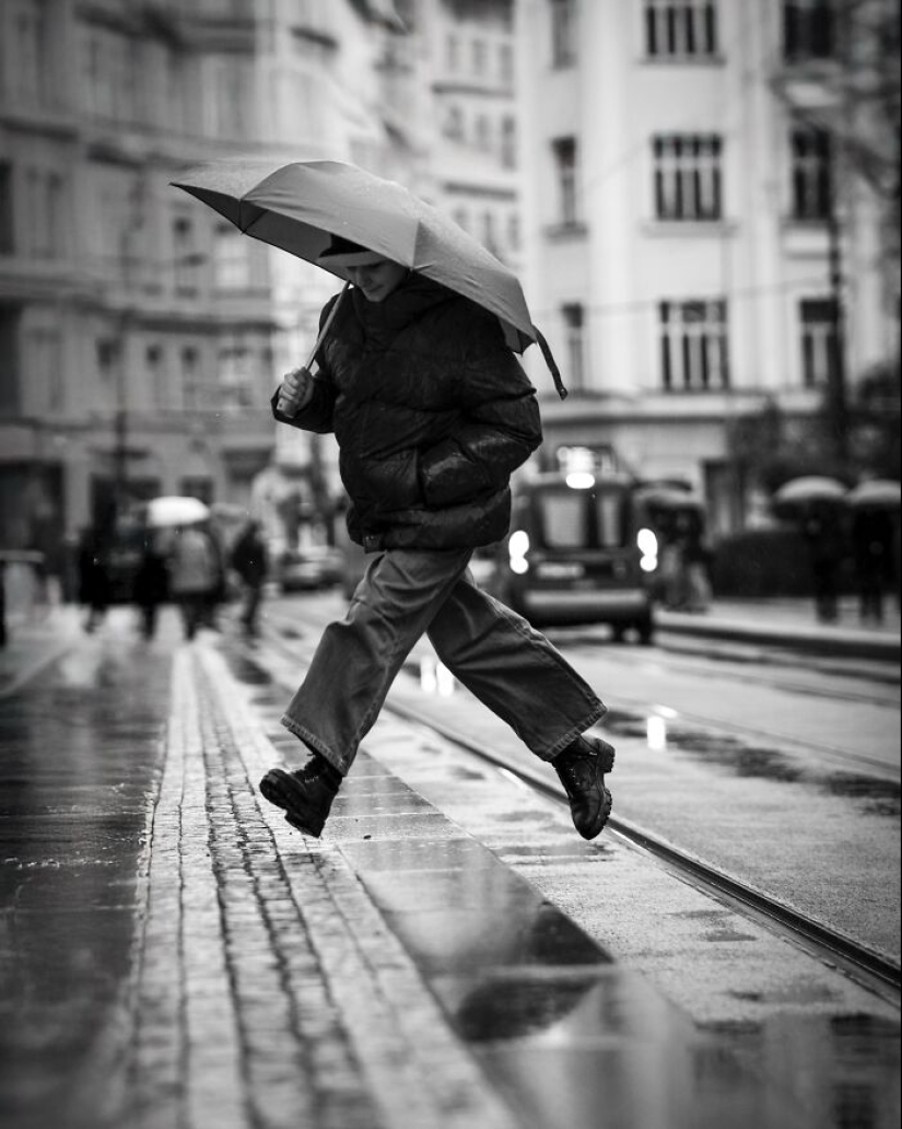 This Artist Captures Raw Energy Of Everyday Life In Black And White This Artist Captures Raw Energy Of Everyday Life In Black And White