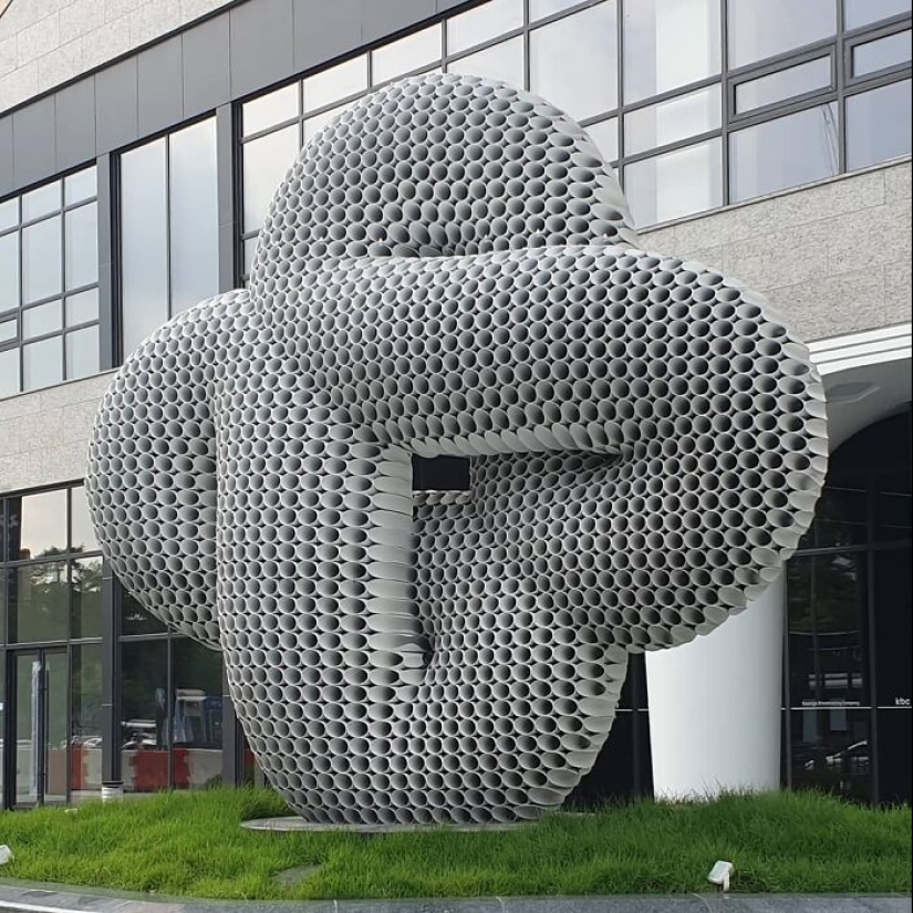 This Artist Creates Striking Metal Sculptures Using Stacked Pipes This Artist Creates Striking Metal Sculptures Using Stacked Pipes