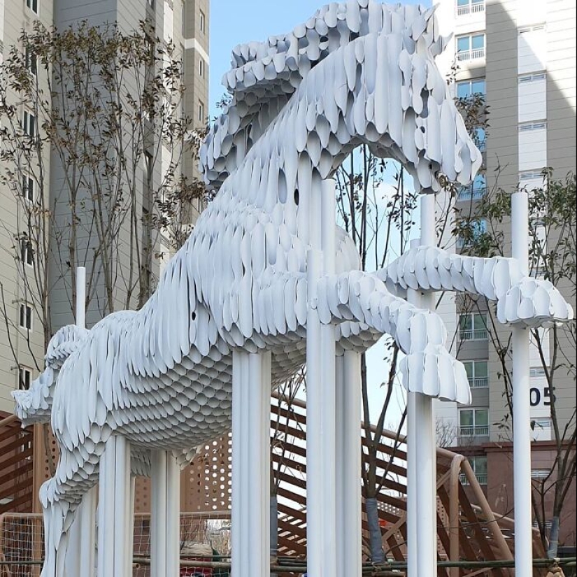 This Artist Creates Striking Metal Sculptures Using Stacked Pipes This Artist Creates Striking Metal Sculptures Using Stacked Pipes