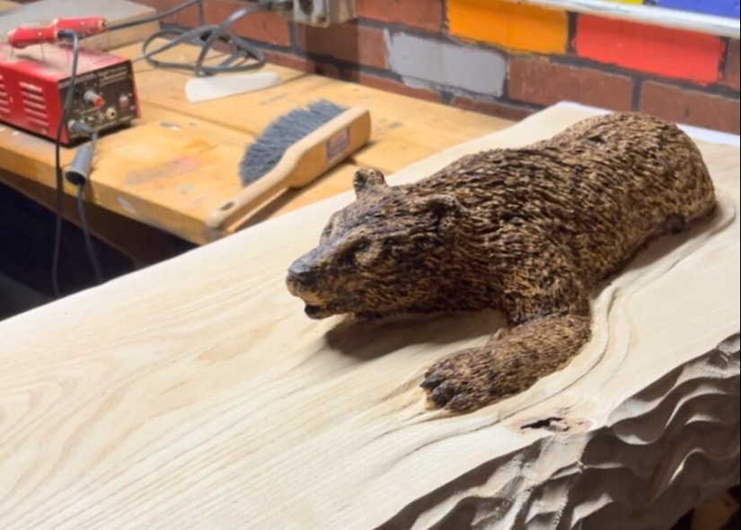 This Artist Uses A Chainsaw To Create Unbelievably Detailed Sculptures