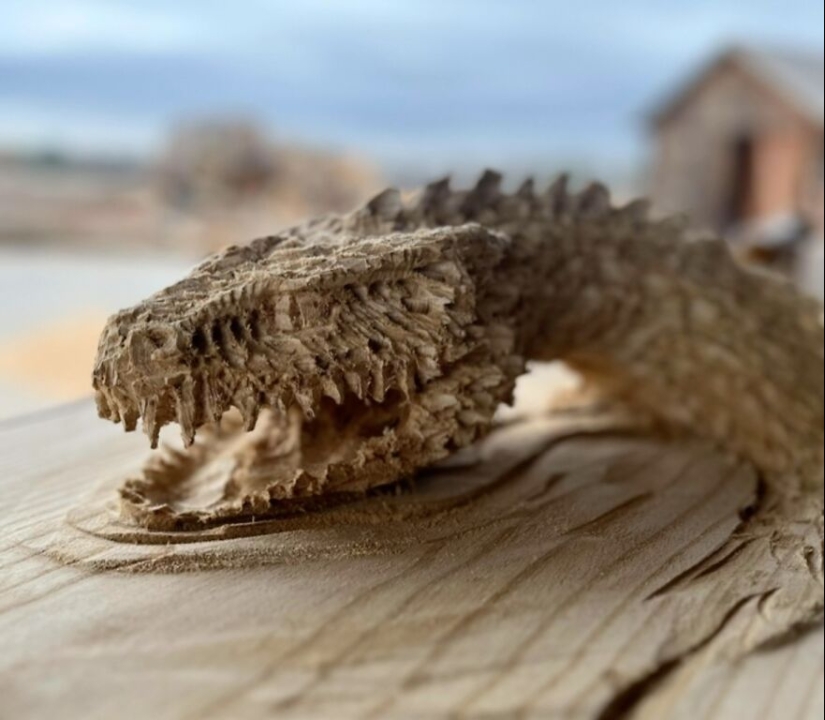 This Artist Uses A Chainsaw To Create Unbelievably Detailed Sculptures