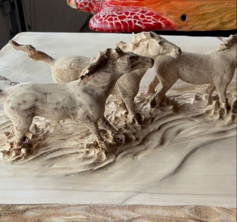 This Artist Uses A Chainsaw To Create Unbelievably Detailed Sculptures