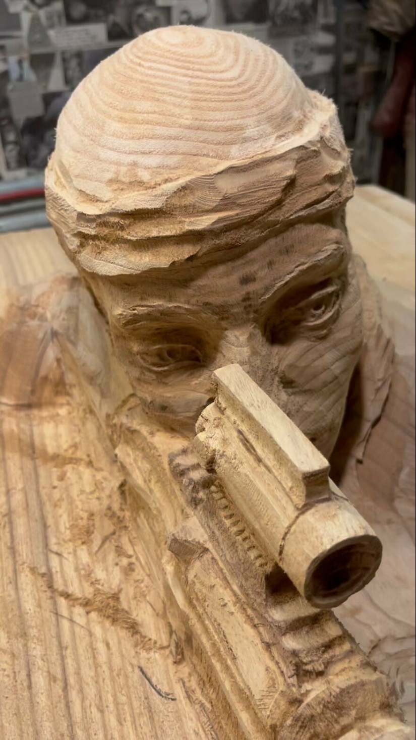 This Artist Uses A Chainsaw To Create Unbelievably Detailed Sculptures