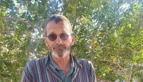 This FB Page Collects User-Requested Photo Edits, And Here Are 16 Of The Funniest Ones