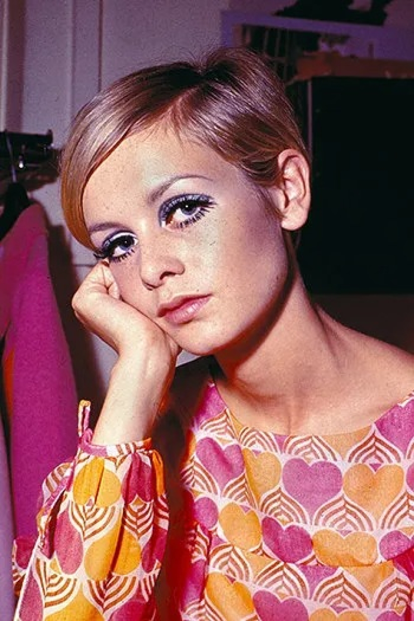 "Threads", arcs and ticks: the evolution of eyebrows from Marlene Dietrich to Cara Delevingne