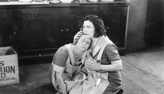 Tips for pregnant women of the past: from just ridiculous to outright harmful Tips for pregnant women of the past: from just ridiculous to outright harmful