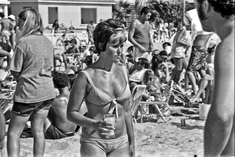 Tired of the sun: a hot summer day in 1970 at the famous Mission Beach