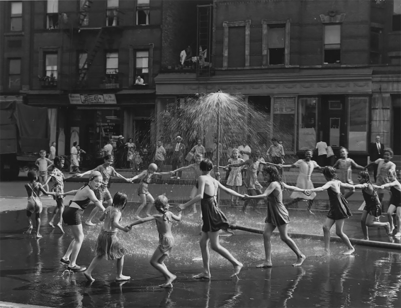 Todd Webb is an iconic 1940s photographer who never sought fame. Todd Webb is an iconic 1940s photographer who never sought fame.