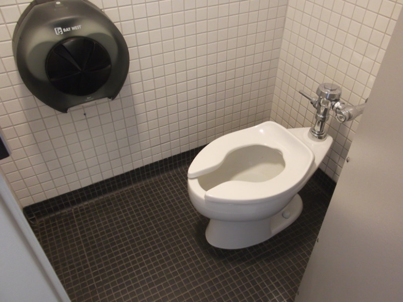 Toilets, sneakers, baby food: what products are sold on the "gray" markets Toilets, sneakers, baby food: what products are sold on the "gray" markets
