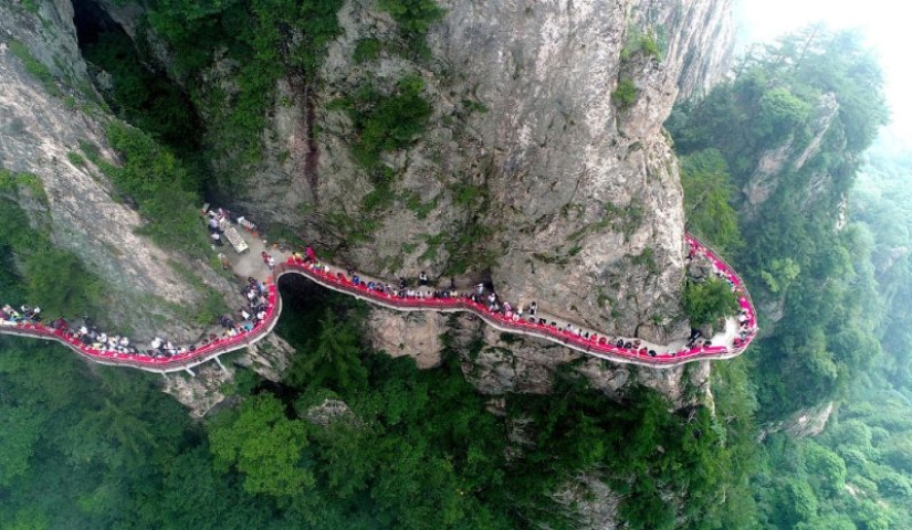 Turismo extremo en China: el entretenimiento no es para los débiles de corazón