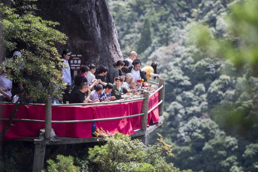 Turismo extremo en China: el entretenimiento no es para los débiles de corazón