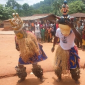 Ubang es un pueblo único en Nigeria, donde hombres y mujeres hablan diferentes idiomas Ubang es un pueblo único en Nigeria, donde hombres y mujeres hablan diferentes idiomas