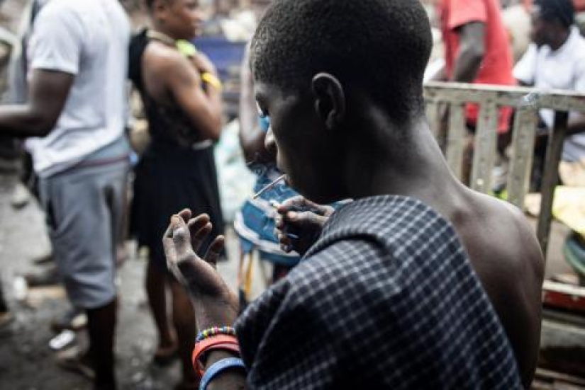 Un nuevo fármaco elaborado a partir de huesos humanos se ha apoderado de África occidental.
