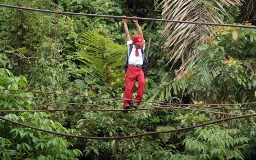 Un peligroso camino a la escuela