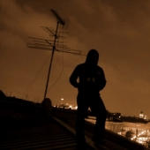 Una colegiala buscada durante 9 años fue encontrada con su esposo e hijos.