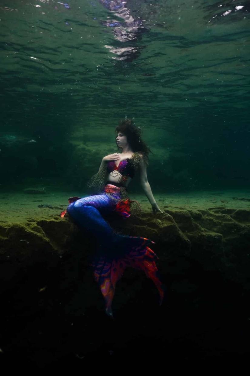 Underwater photo shoot in the icy water of a Canadian lake — a new Guinness record Underwater photo shoot in the icy water of a Canadian lake — a new Guinness record