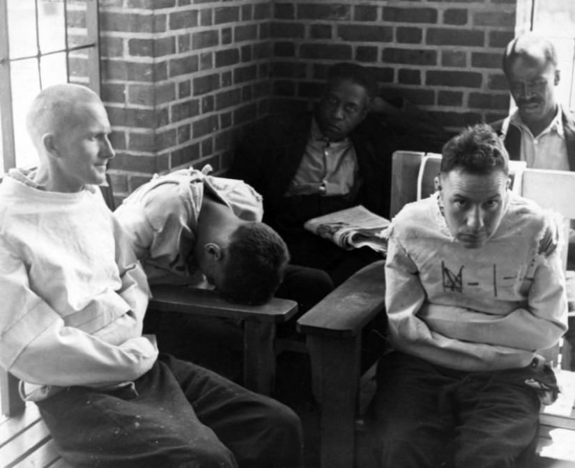 Unsuccessful medical reform, or How "crazy quarters" appeared in the United States