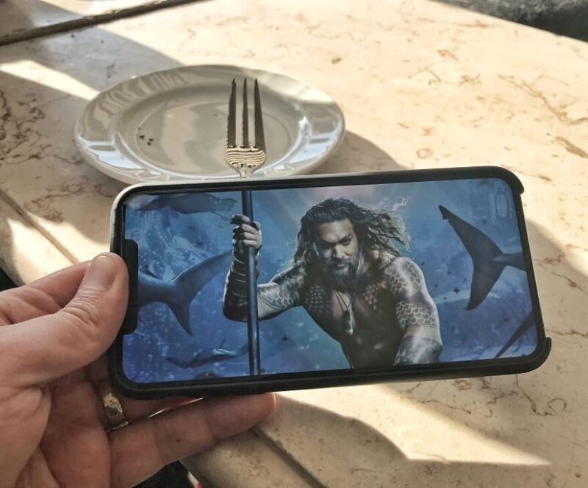 Unusual in the ordinary: 30 funny photo collages made with a smartphone