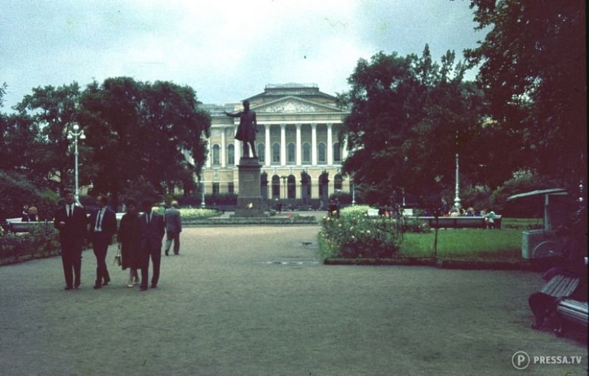 USSR in color: photographs of streets of Leningrad in the 1960s of the year USSR in color: photographs of streets of Leningrad in the 1960s of the year