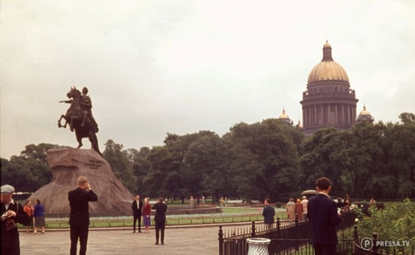USSR in color: photographs of streets of Leningrad in the 1960s of the year USSR in color: photographs of streets of Leningrad in the 1960s of the year