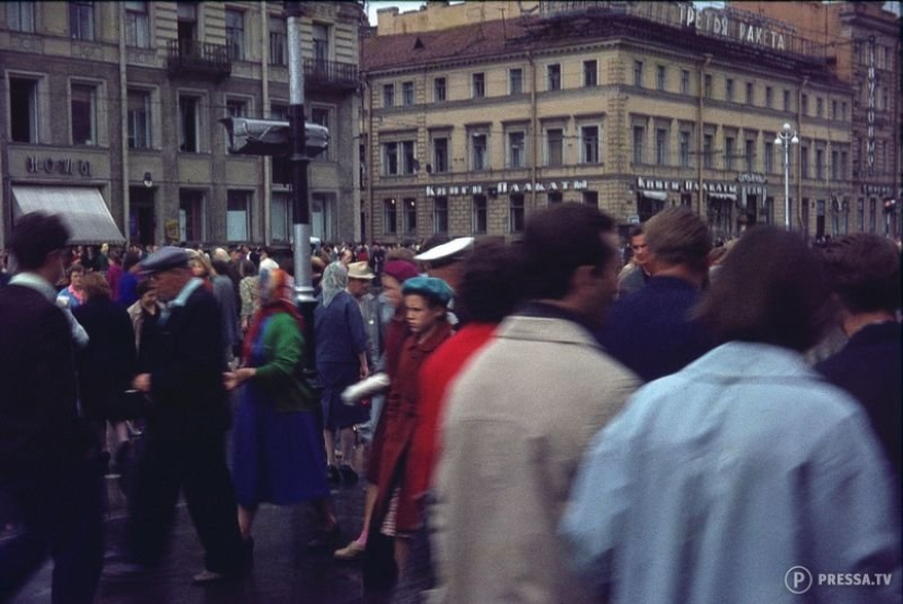 USSR in color: photographs of streets of Leningrad in the 1960s of the year USSR in color: photographs of streets of Leningrad in the 1960s of the year