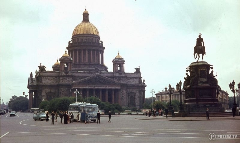 USSR in color: photographs of streets of Leningrad in the 1960s of the year USSR in color: photographs of streets of Leningrad in the 1960s of the year