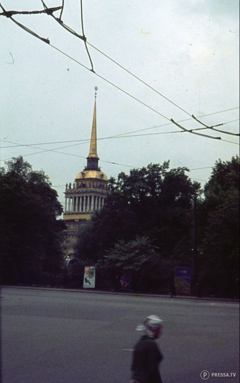 USSR in color: photographs of streets of Leningrad in the 1960s of the year USSR in color: photographs of streets of Leningrad in the 1960s of the year