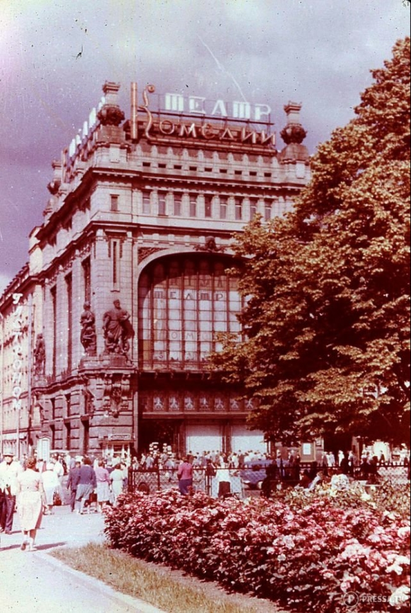 USSR in color: photographs of streets of Leningrad in the 1960s of the year USSR in color: photographs of streets of Leningrad in the 1960s of the year