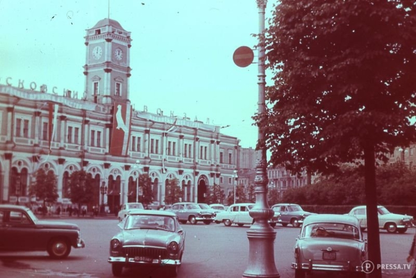 USSR in color: photographs of streets of Leningrad in the 1960s of the year USSR in color: photographs of streets of Leningrad in the 1960s of the year