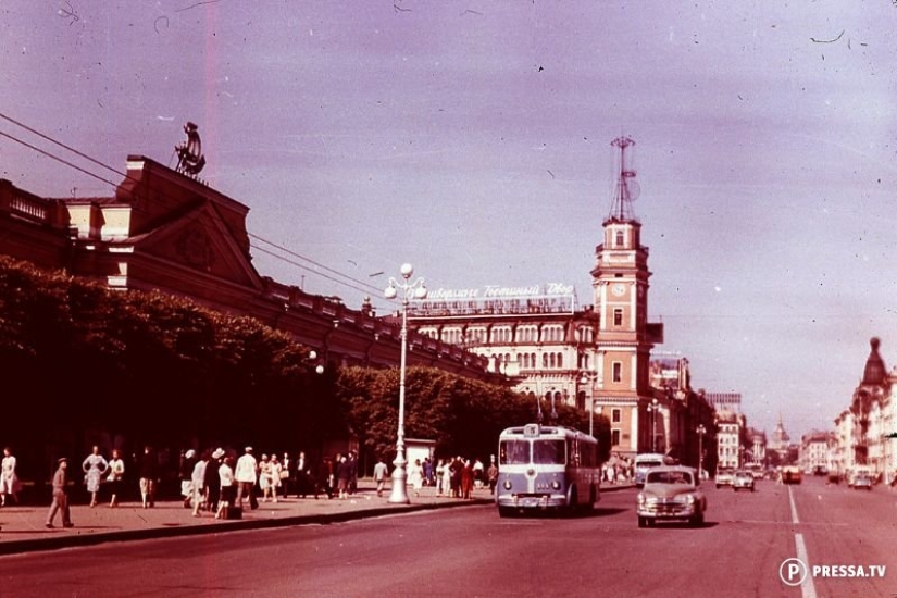 USSR in color: photographs of streets of Leningrad in the 1960s of the year USSR in color: photographs of streets of Leningrad in the 1960s of the year