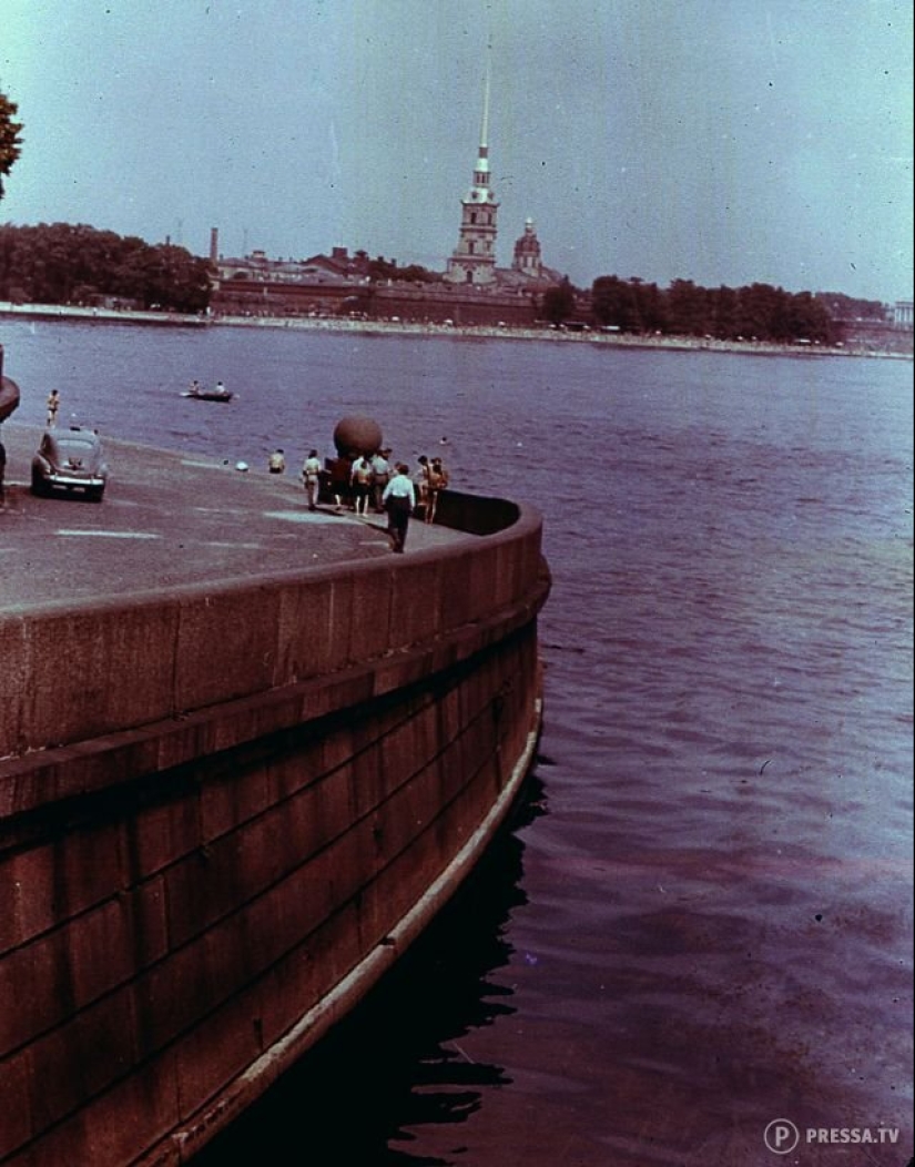USSR in color: photographs of streets of Leningrad in the 1960s of the year USSR in color: photographs of streets of Leningrad in the 1960s of the year