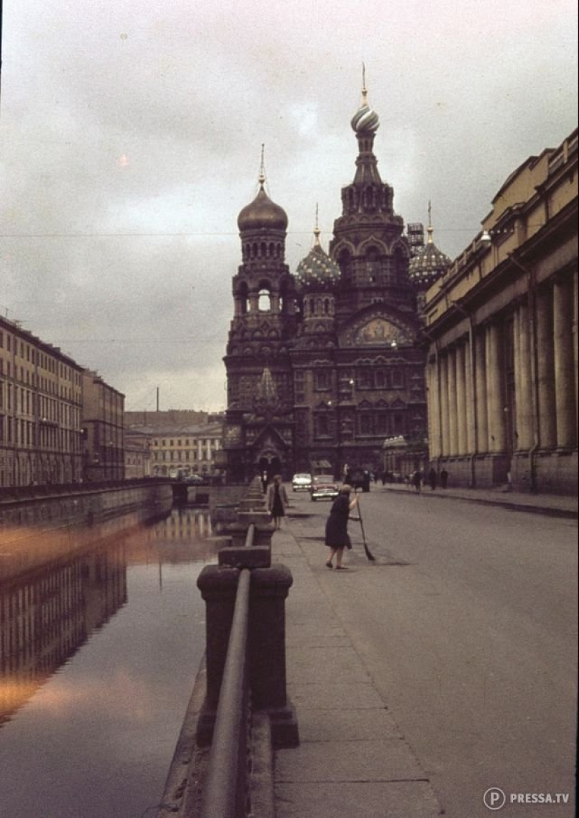 USSR in color: photographs of streets of Leningrad in the 1960s of the year USSR in color: photographs of streets of Leningrad in the 1960s of the year
