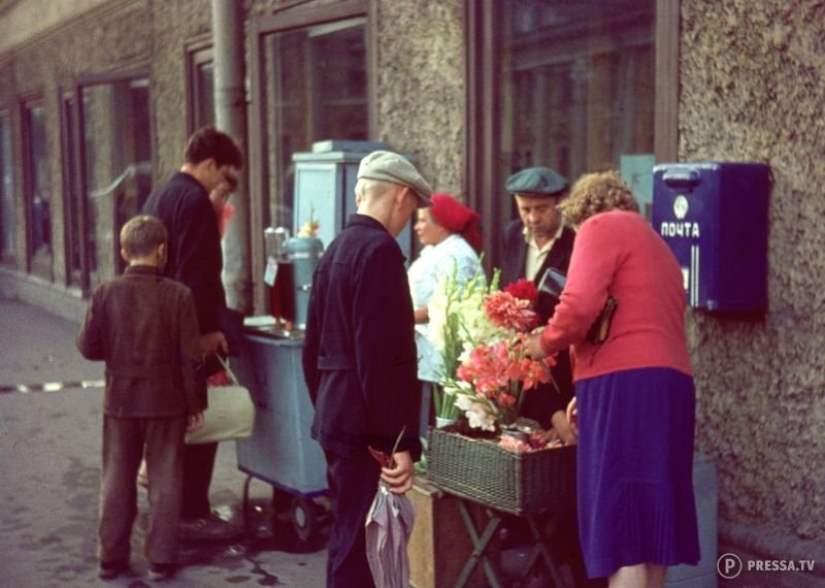 USSR in color: photographs of streets of Leningrad in the 1960s of the year USSR in color: photographs of streets of Leningrad in the 1960s of the year