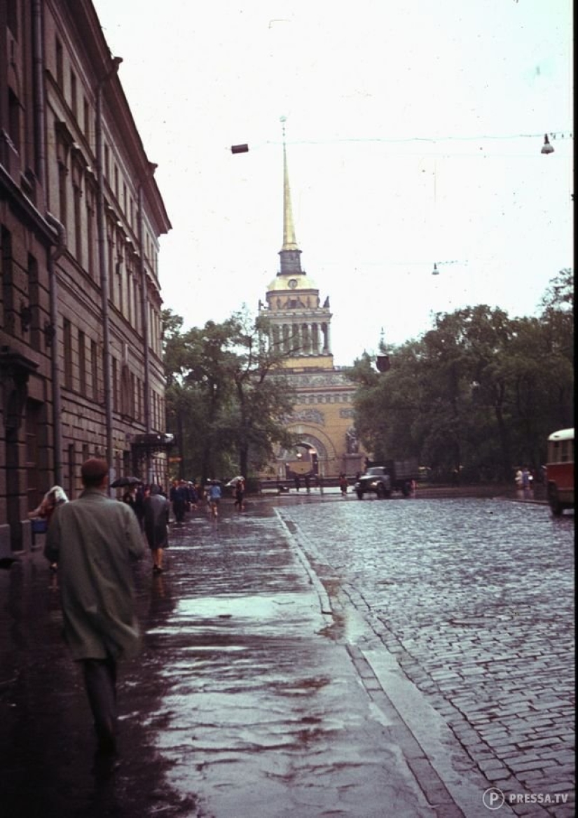 USSR in color: photographs of streets of Leningrad in the 1960s of the year USSR in color: photographs of streets of Leningrad in the 1960s of the year