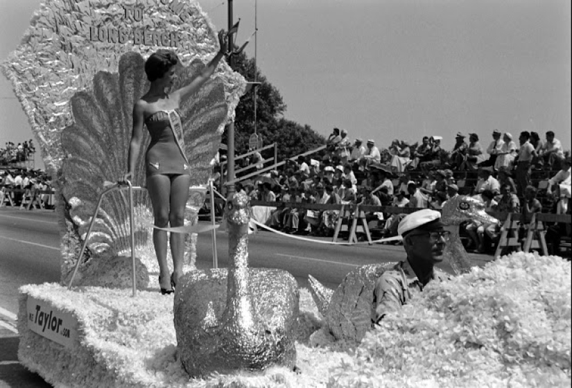 Ver los participantes en el concurso de "Miss universo" 50 años