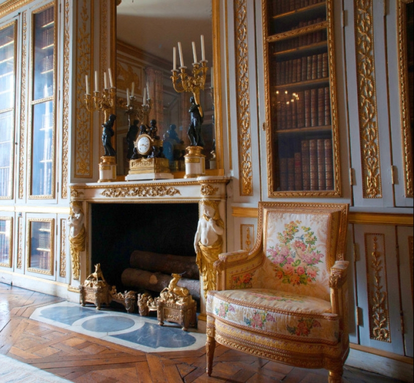 Versailles — a magnificent palace in which there was not a single toilet