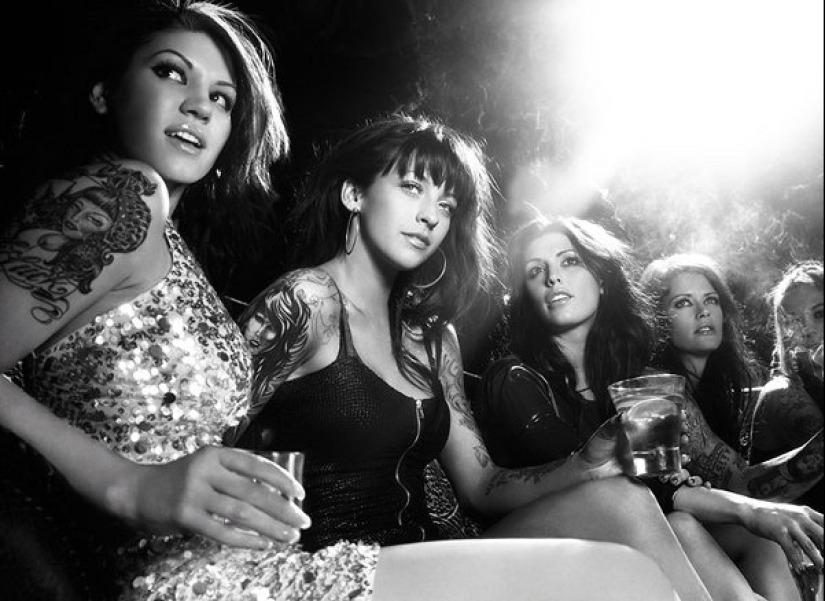 Vestida con un tatuaje: "pintó" las musas de Warwick San