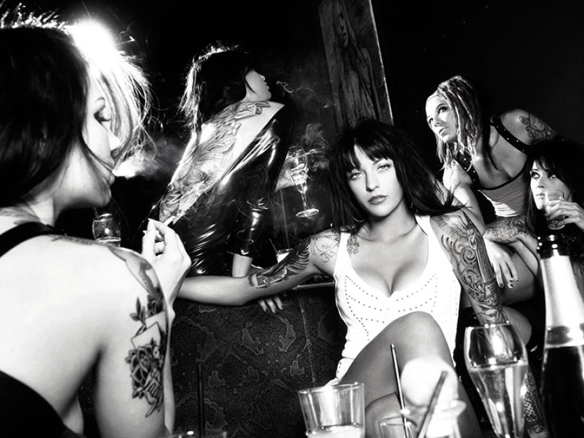 Vestida con un tatuaje: "pintó" las musas de Warwick San