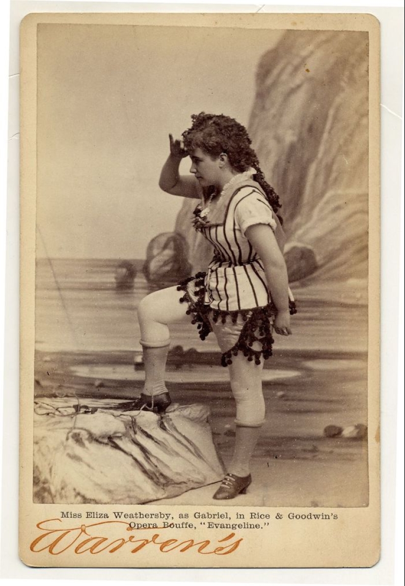Victorian era burlesque dancers