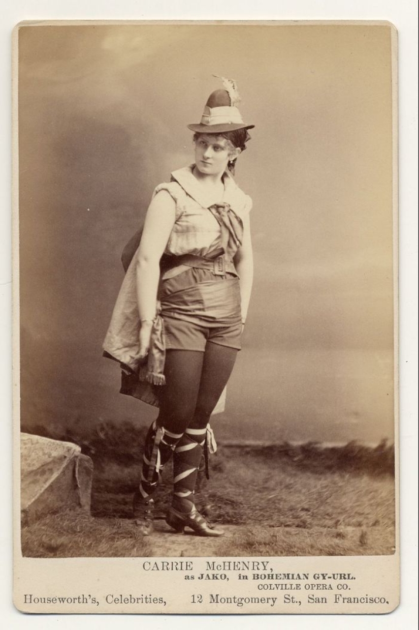 Victorian era burlesque dancers