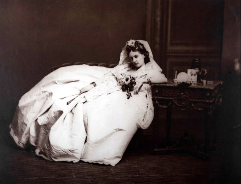 Virginia Oldoini - Countess, mistress of the Emperor and the first model of the XIX century Virginia Oldoini - Countess, mistress of the Emperor and the first model of the XIX century