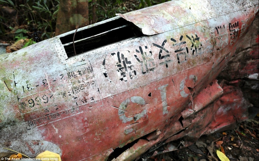 War Machines of the Second World War, lost on distant islands in the Pacific Ocean