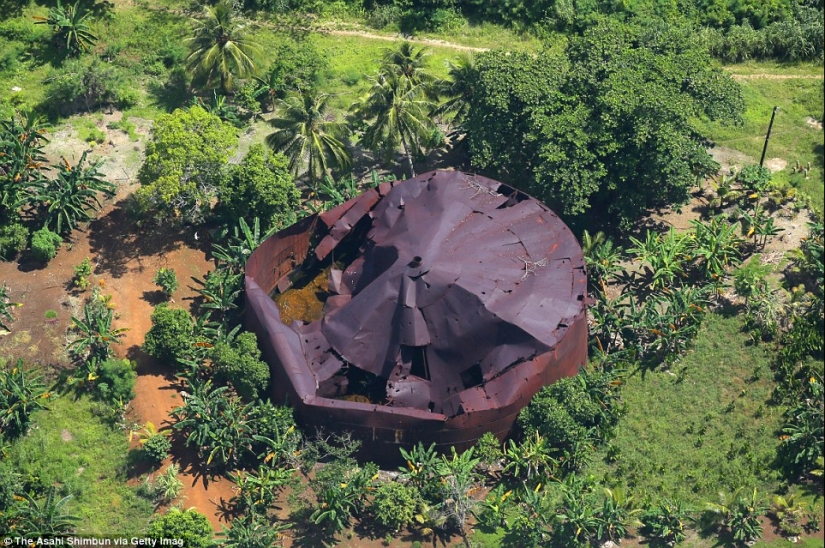 War Machines of the Second World War, lost on distant islands in the Pacific Ocean