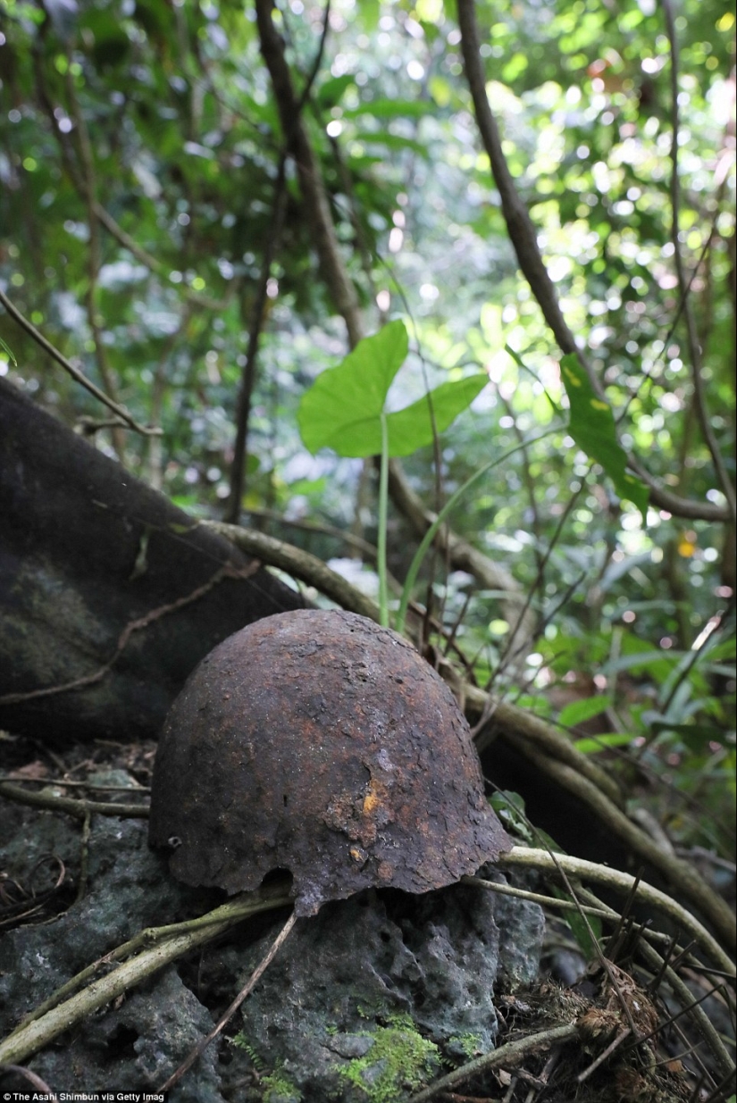 War Machines of the Second World War, lost on distant islands in the Pacific Ocean