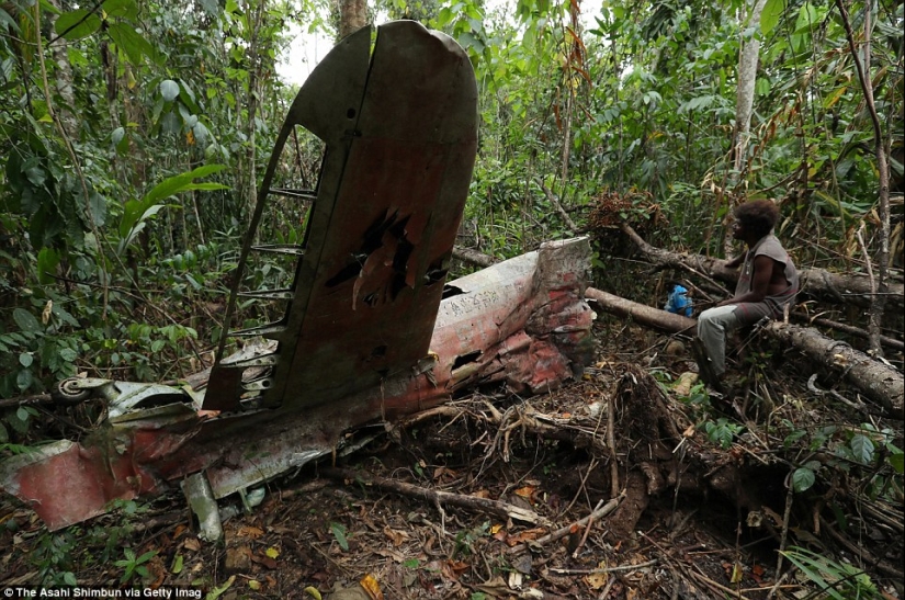 War Machines of the Second World War, lost on distant islands in the Pacific Ocean
