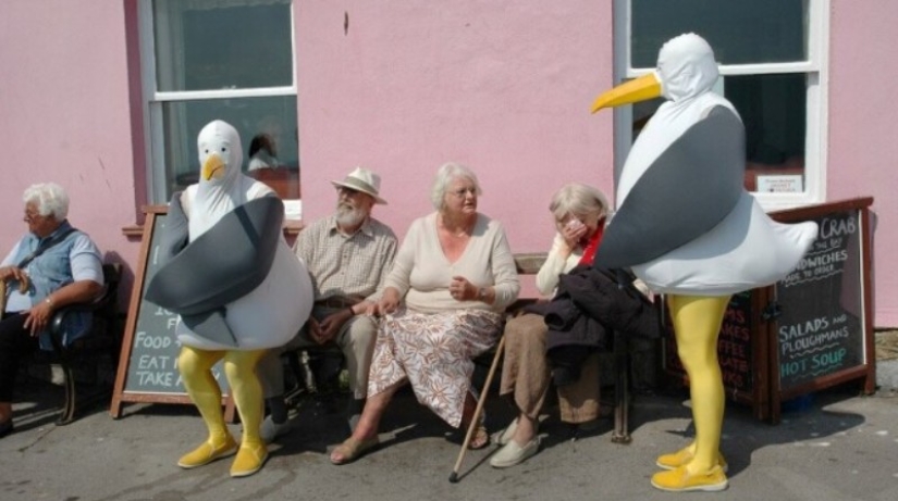 &quot;We shoot to make people ask questions&quot;: a selection of photos desperately demanding explanations