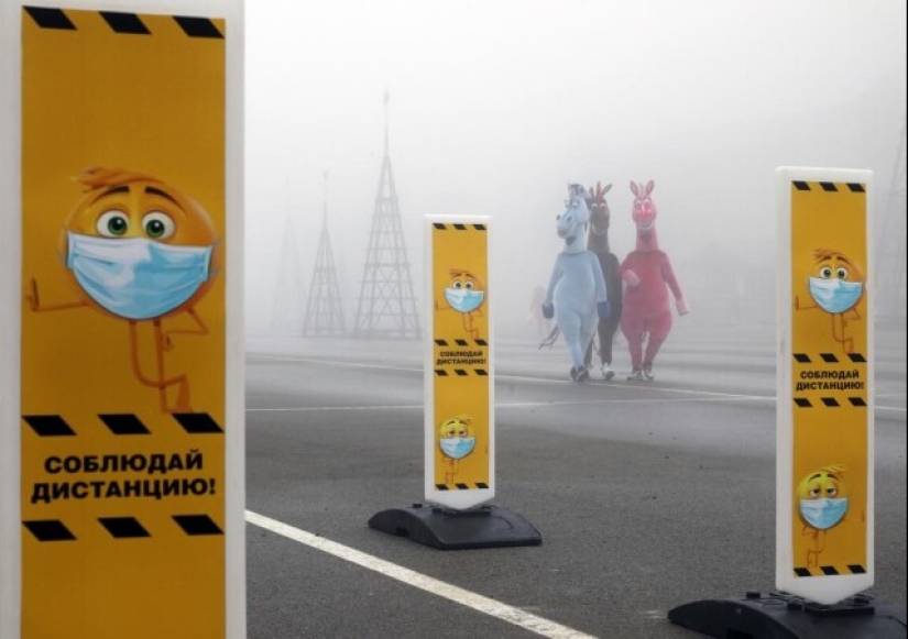 &quot;We shoot to make people ask questions&quot;: a selection of photos desperately demanding explanations