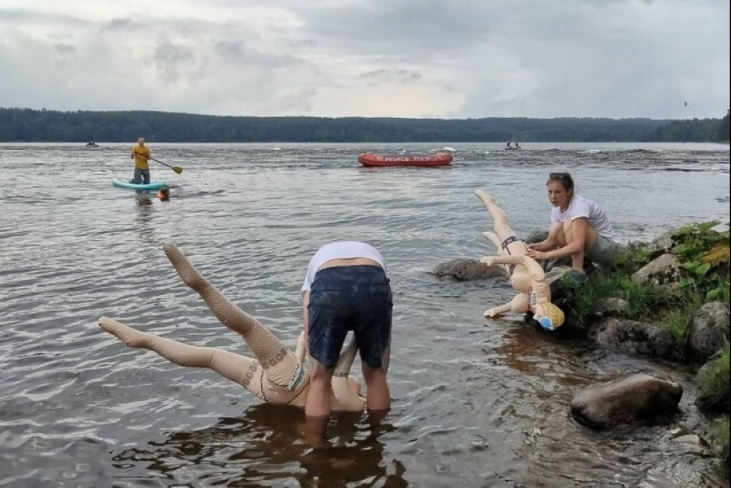 &quot;We shoot to make people ask questions&quot;: a selection of photos desperately demanding explanations