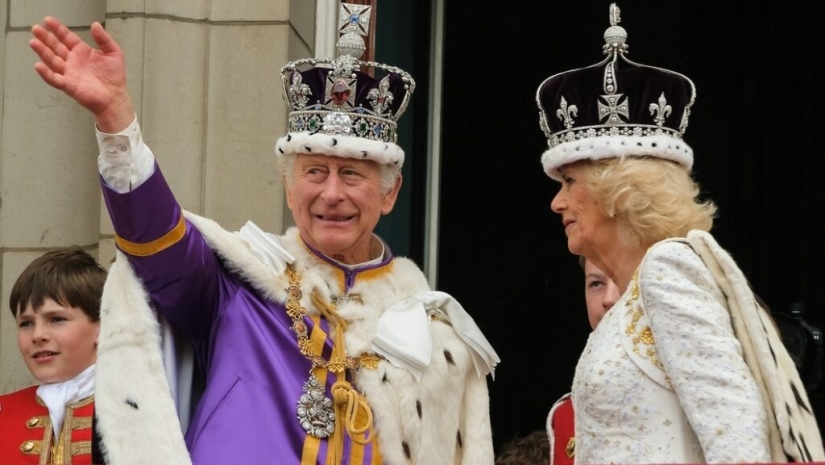 What 15 of the Most Amazing Crowns in History Look Like