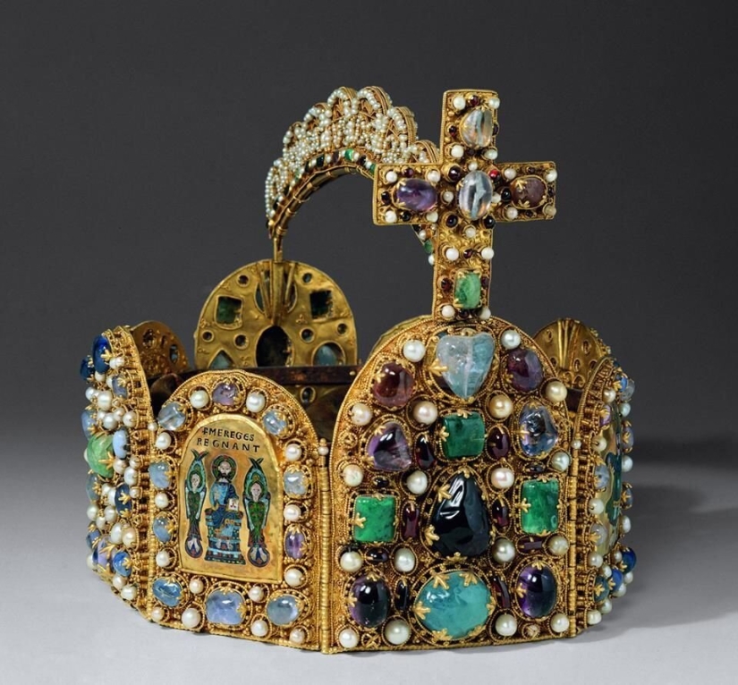 What 15 of the Most Amazing Crowns in History Look Like